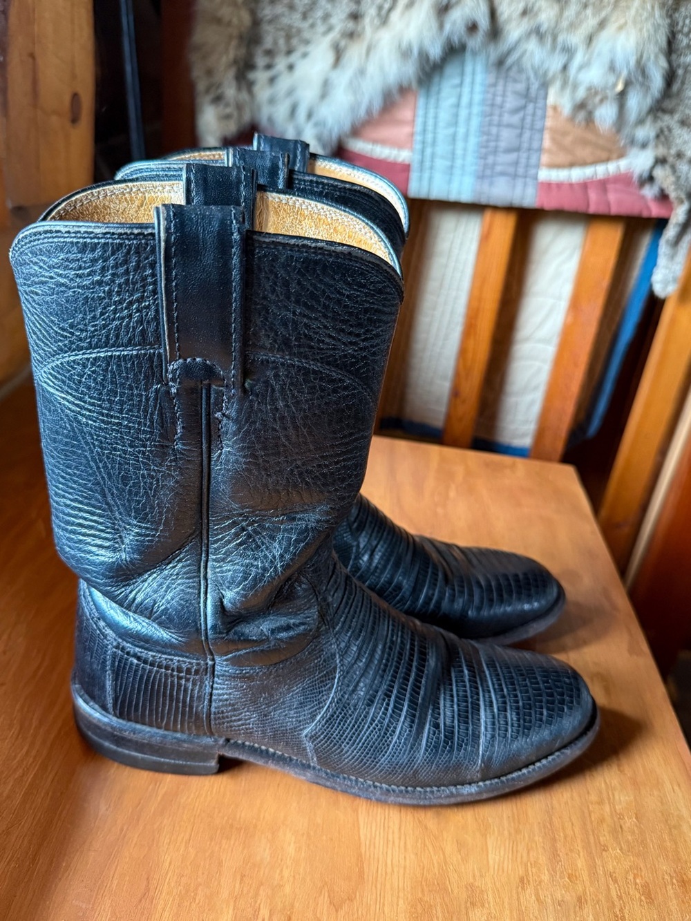Justin Boots Women Black Leather Lizard Print Pull-On Western Boots Round Toe